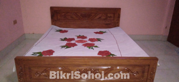 মেহেগুনি কাঠের খাট